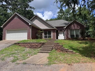 18710 Porsche Dr, Flint, TX 75762