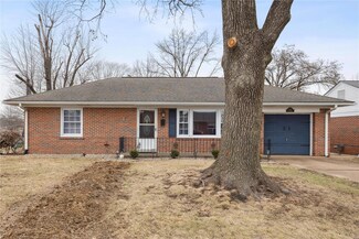 615 Pine St, Saint Charles, MO 63301