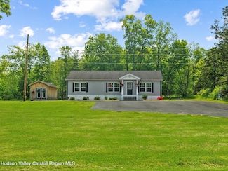 42 Sages Loop Rd, Kerhonkson, NY 12446