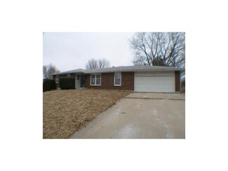 723 S Central St, Buckner, MO 64016
