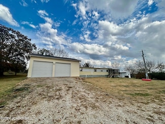 13555 Bee Ln, Bunceton, MO 65237