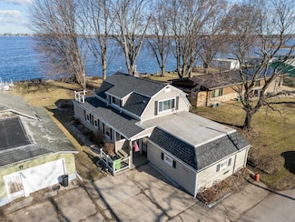 2963 Sunset Point Ln, Oshkosh, WI 54904