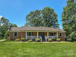 361 Settlemyre Rd, Morganton, NC 28655