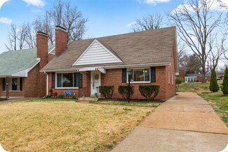 2931 Delavan Dr, Saint Louis, MO 63121