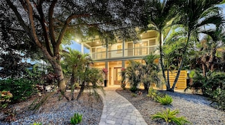 1690 Arlington St, Sarasota, FL 34239