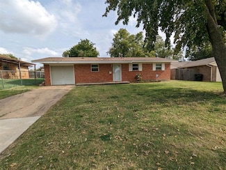 1404 Heather Ln, Moore, OK 73160