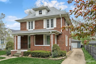 811 W Galena Blvd, Aurora, IL 60506