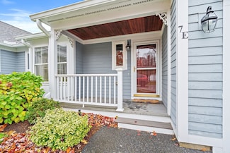 7e Strawberry Ln Unit E, Hudson, MA 01749