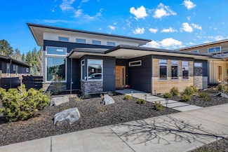390 E Diamond Peak Ave, Sisters, OR 97759
