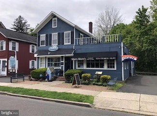156 N State St, Newtown, PA 18940
