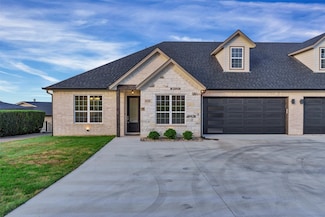 5128 Country Club Dr, Decordova, TX 76049