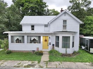 38 Kitson St, Weston, WV 26452