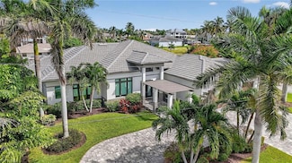 1135 Lorraine Ct, Cape Coral, FL 33904