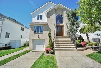 26 Delia Ct, Staten Island, NY 10307