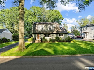 438 Gregory Rd, Paramus, NJ 07652