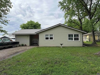 208 E Huffman St, Meriden, KS 66512