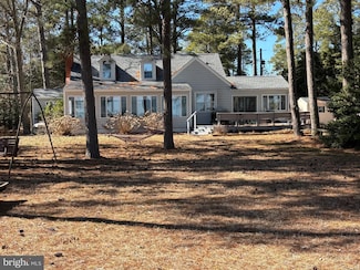 924 Blackbeard Pond Rd, Hague, VA 22469
