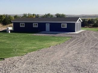 5 Lakeshore E, Lewellen, NE 69147