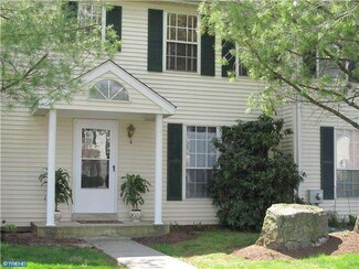 5 Village Dr, Schwenksville, PA 19473