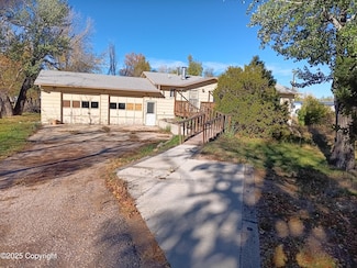 819 E 12th St, Gillette, WY 82716