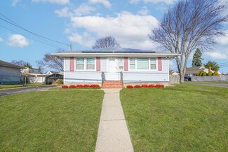 211 Albany Ave, Lindenhurst, NY 11757