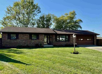 808 Maple Ln, Hagerstown, IN 47346