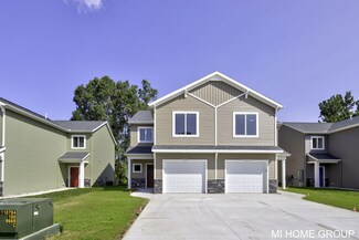 13638 Signature Dr, Holland, MI 49424