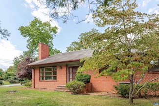 901 Rugby Rd, Charlottesville, VA 22903