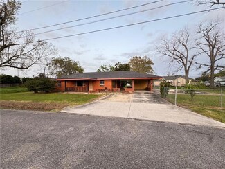 850 Barreca St, Norco, LA 70079