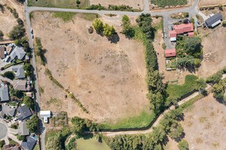 1484 SW Schutzwohl Ln, Grants Pass, OR 97527