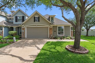2800 Seaside Dr, Seabrook, TX 77586
