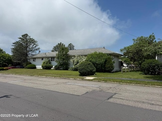 1025 Carson St, Hazle Township, PA 18202
