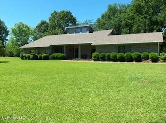 4101 Henderson Rd, Byram, MS 39272