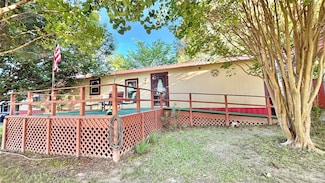 714 Holiday Village Dr, Quitman, TX 75783