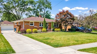 4596 Selhurst Rd, North Olmsted, OH 44070