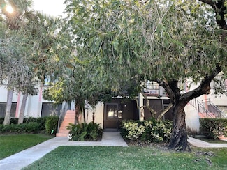 417 Lakeview Dr Unit 104, Weston, FL 33326