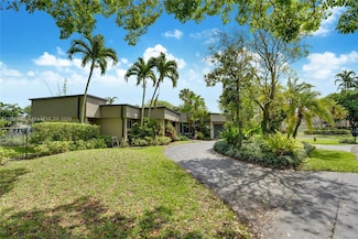 610 Lake Dasha Cir, Plantation, FL 33324