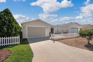 1622 Navidad St, The Villages, FL 32162