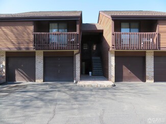 11 Summit Ct Unit 403, Annandale, NJ 08801