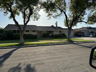 5655 N Poplar Ave, Fresno, CA 93704