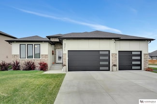 8211 S 97th St, Lincoln, NE 68526