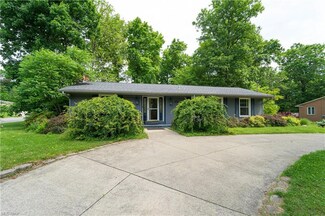 3077 Fair Oaks Dr, Norton, OH 44203