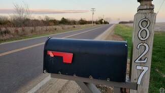 827 2nd St, Whiting, KS 66552