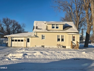 106 1st St NW, Ashley, ND 58413