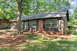 606 Deer Creek Dr, Matthews, NC 28105