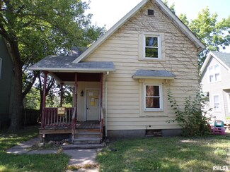 1302 Brown St, Davenport, IA 52804