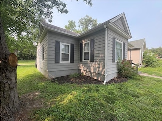2423 Mary St, Saint Joseph, MO 64507
