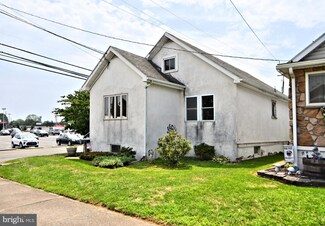 748 E 4th St, Boyertown, PA 19512