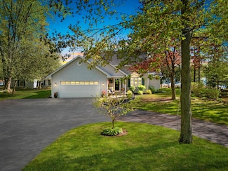 N3154 River Bend Dr, Peshtigo, WI 54157