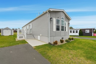 7 1st Ave, Westfield, MA 01085